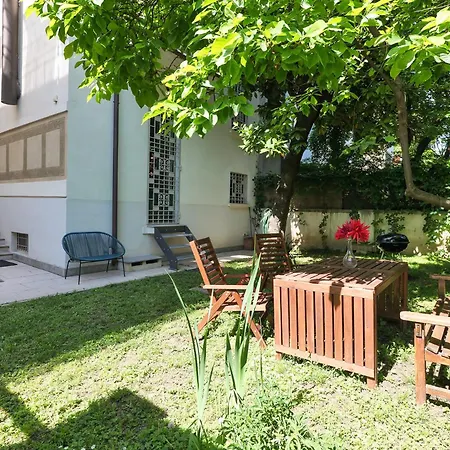 Villa Frascati With Garden - City Life *